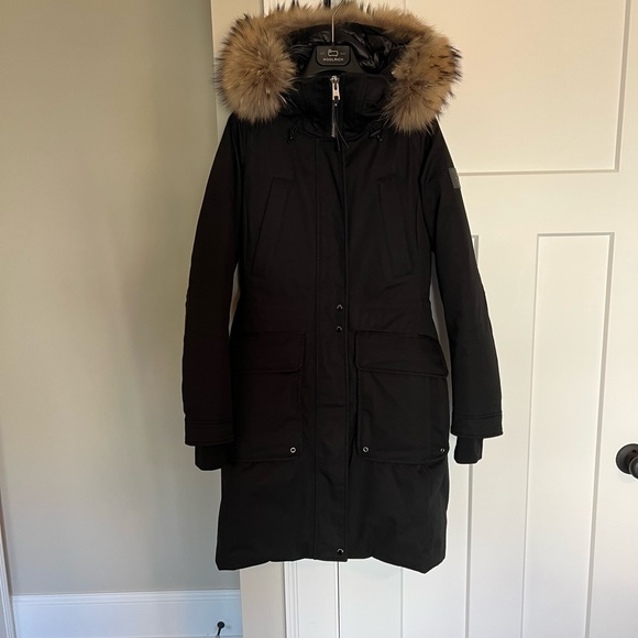 Womens Woolrich Yetna long parka with removable fur, only worn a few times - Picture 7 of 10